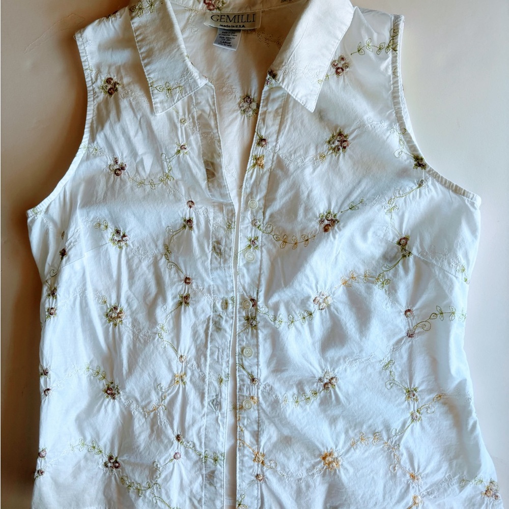 GEMELLI Sleeveless Embroidered Blouse